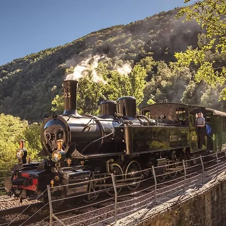 Un Train à La Découverte Des Cimes En Ardèche *